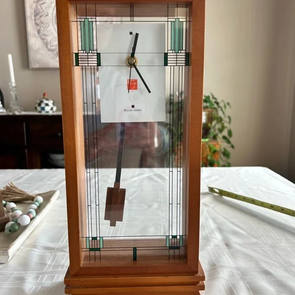 Frank Lloyd Wright Bulova Wooden Clock for mantel - Picture 11 of 12